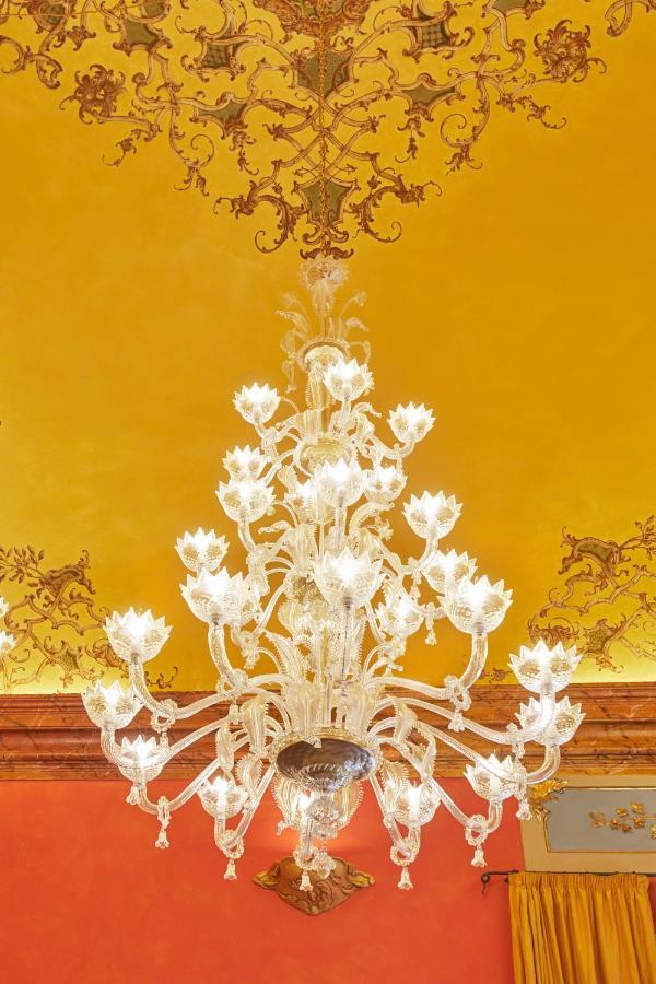 Bed and Breakfast Palazzo Di Alcina - Residenza D'Epoca - Luxury- Болонья Экстерьер фото